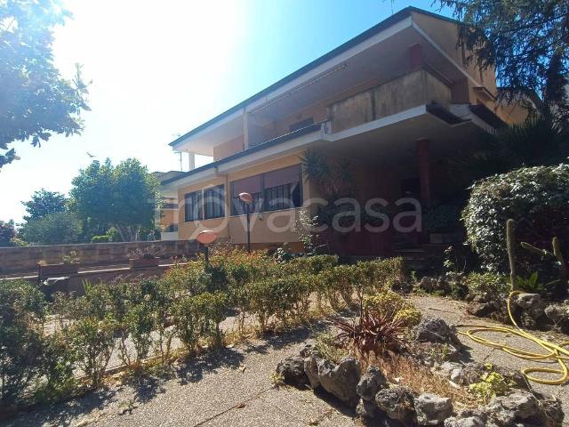 Villa bifamiliare in vendita a Latina via Pasquale Mattei, 18, Centro