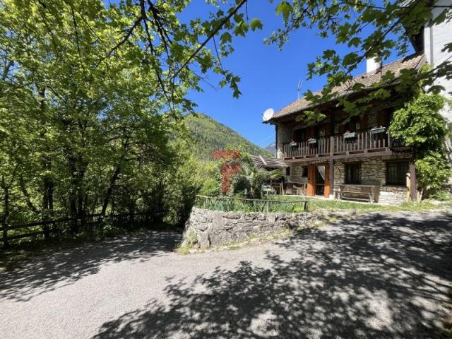 Villa bifamiliare in vendita a Lamon via Val