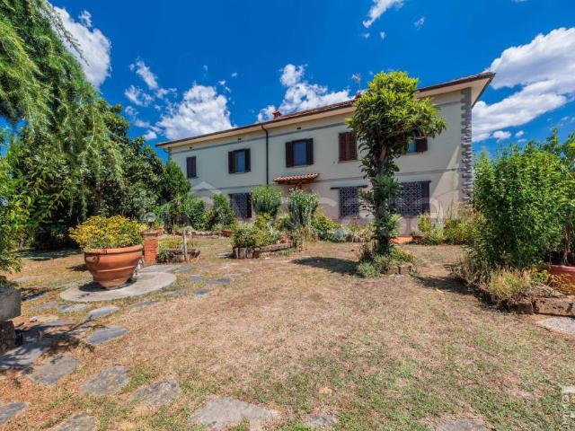 Villa bifamiliare in vendita a Larciano via Cecinese