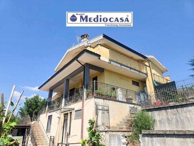 Villa bifamiliare in vendita a Lariano via di Colle Bonacqua, 1