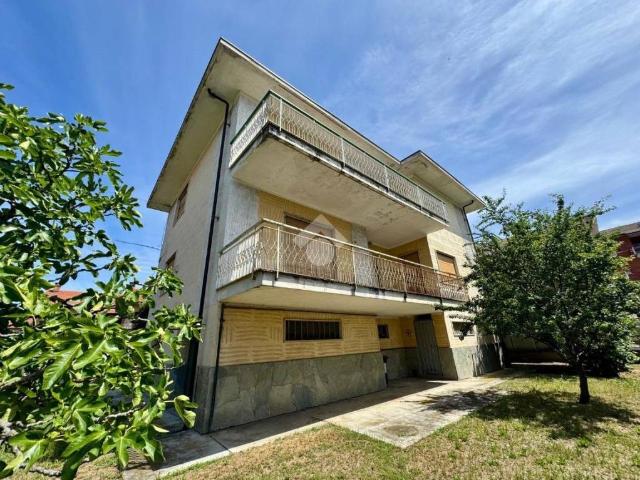 Villa bifamiliare in vendita a Leini via del Santuario, 22