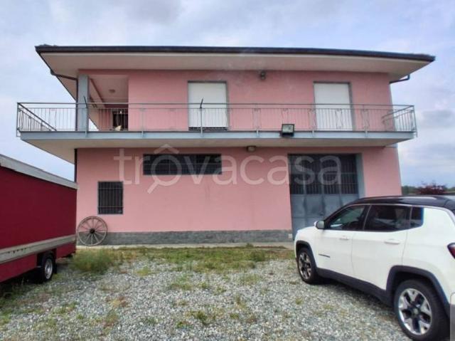 Villa bifamiliare in vendita a Lenta