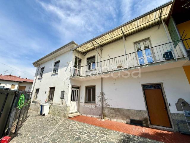 Villa bifamiliare in vendita a Limbiate via Groane, 48
