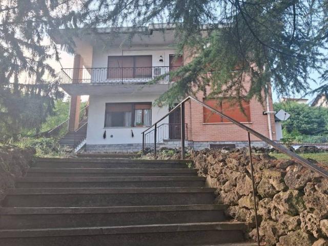 Villa bifamiliare in vendita a Lu e Cuccaro Monferrato