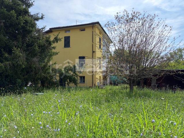Villa bifamiliare in vendita a Lucca, San Donato