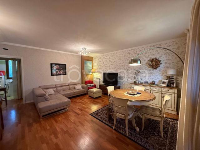 Villa bifamiliare in vendita a Lucca via di Broccoletto, San Pietro a Vico San Cassiano