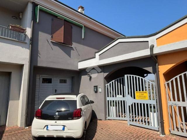 Villa bifamiliare in vendita a Mottella, San Giorgio Bigarello