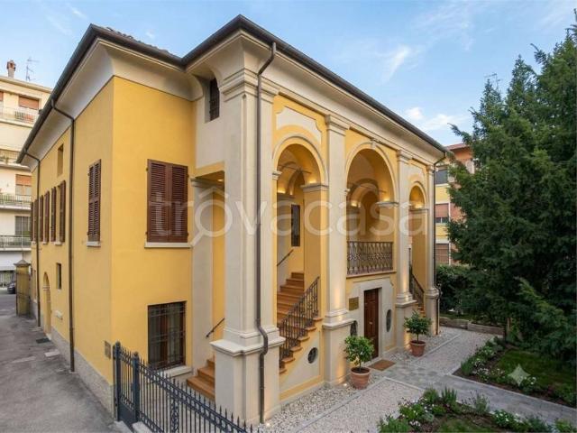 Villa bifamiliare in vendita a Modena, San Faustino