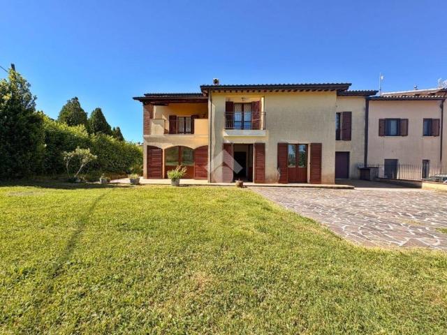 Villa bifamiliare in vendita a Molina, Nocera Umbra