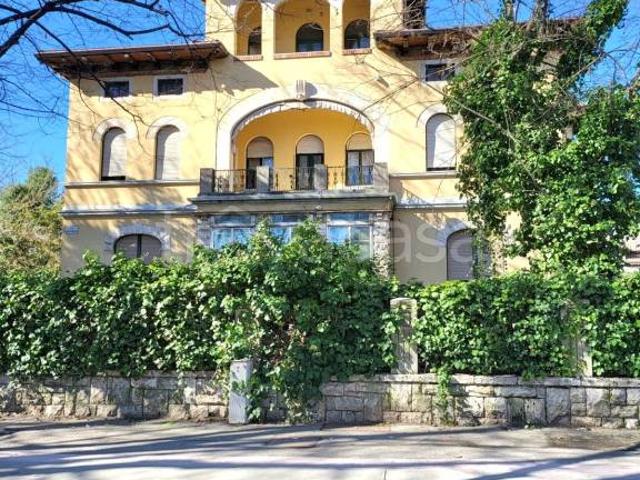 Villa bifamiliare in vendita a Monfalcone viale Oscar Cosulich, 12