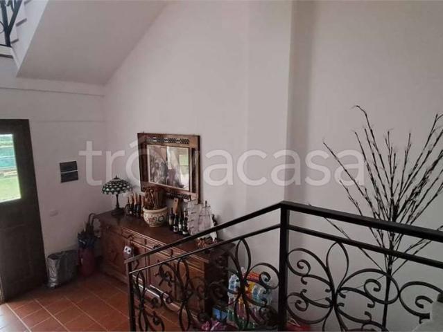 Villa bifamiliare in vendita a Monsano via Toscana