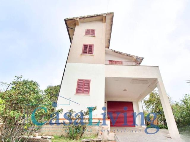 Villa bifamiliare in vendita a Monreale via Esterna Strazzasite