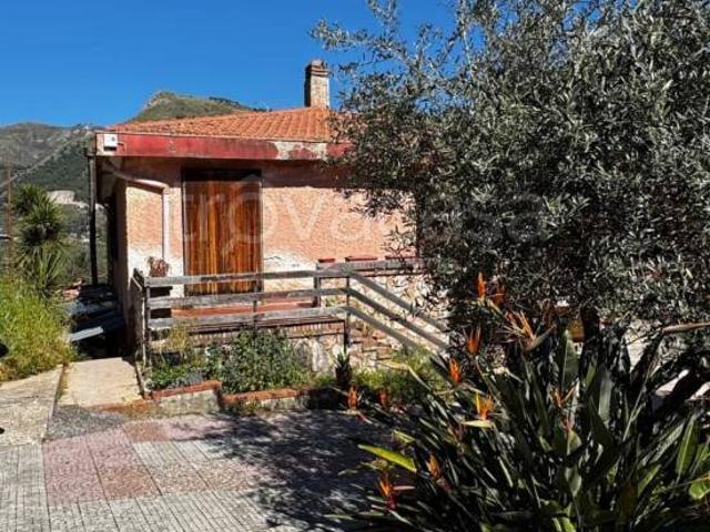 Villa bifamiliare in vendita a Monreale via Pezzingoli