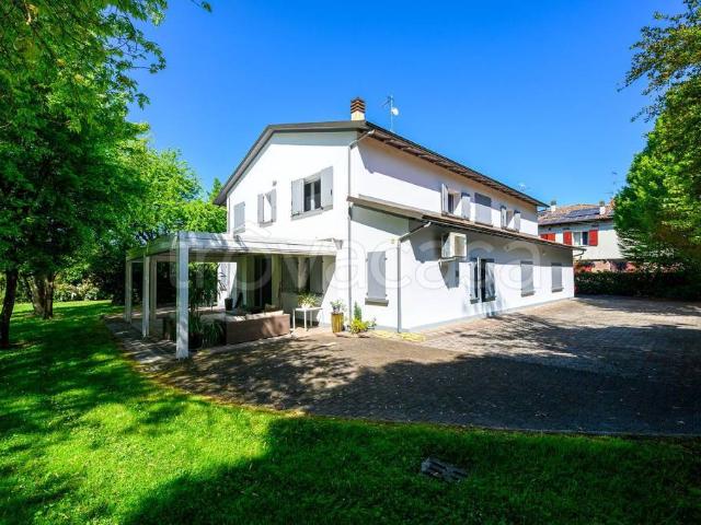 Villa bifamiliare in vendita a Monte San Pietro via Elio Roda, 16/2