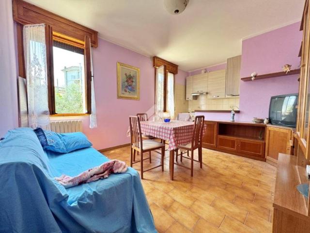 Villa bifamiliare in vendita a Montegridolfo via villa parigi, 1