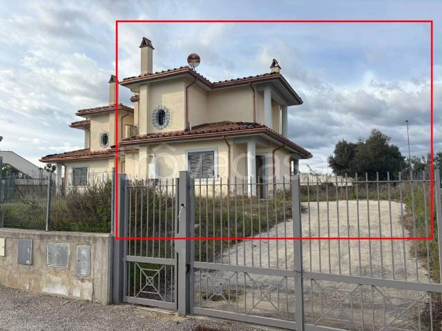 Villa bifamiliare in vendita a Montelibretti via Carolano