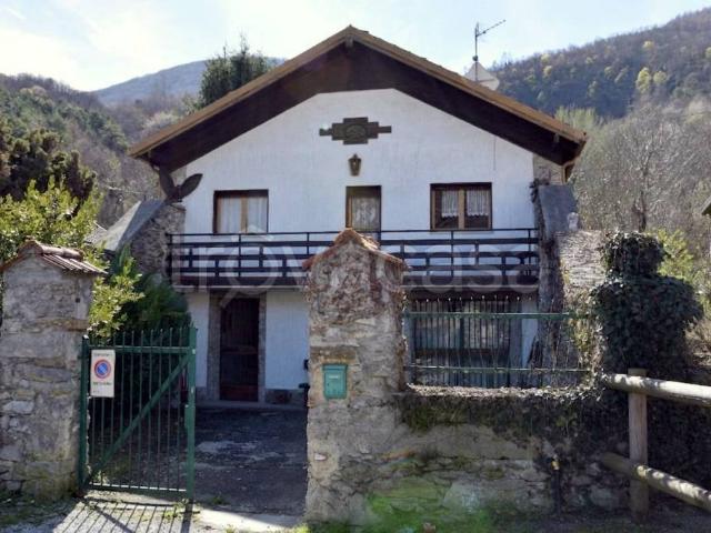 Villa bifamiliare in vendita a Mattie via Torino