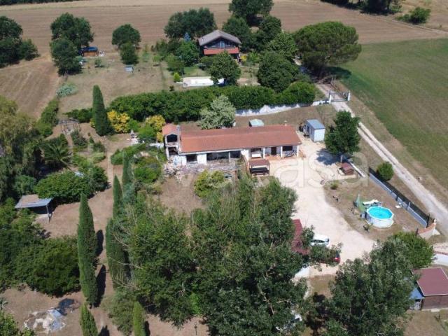 Villa bifamiliare in vendita a Mazzano Romano
