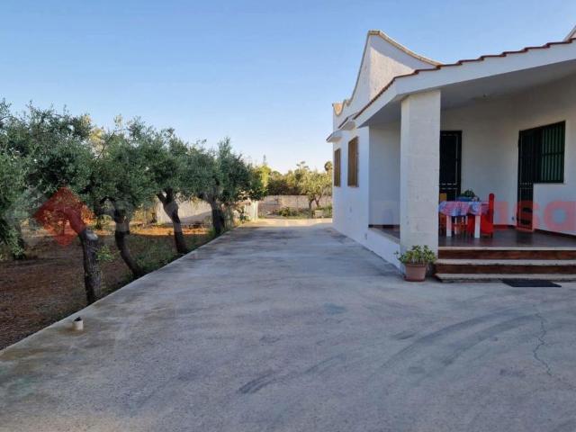 Villa bifamiliare in vendita a Manduria