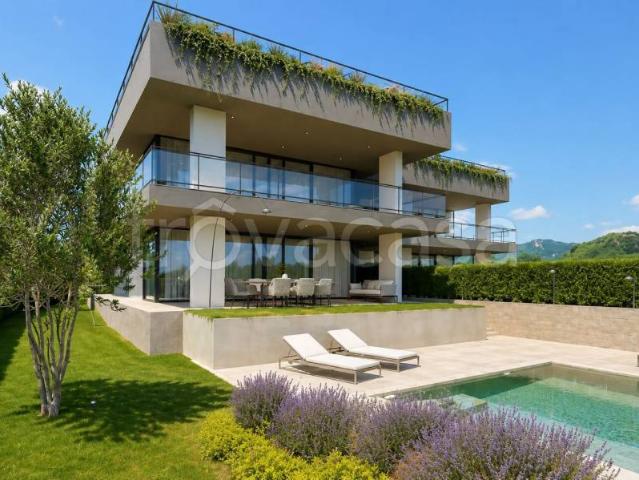 Villa bifamiliare in vendita a Manerba del Garda