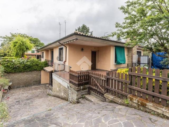 Villa bifamiliare in vendita a Manziana via Civitavecchia, 135