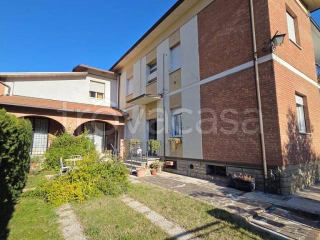 Villa bifamiliare in vendita a Maranello via Claudia, 140