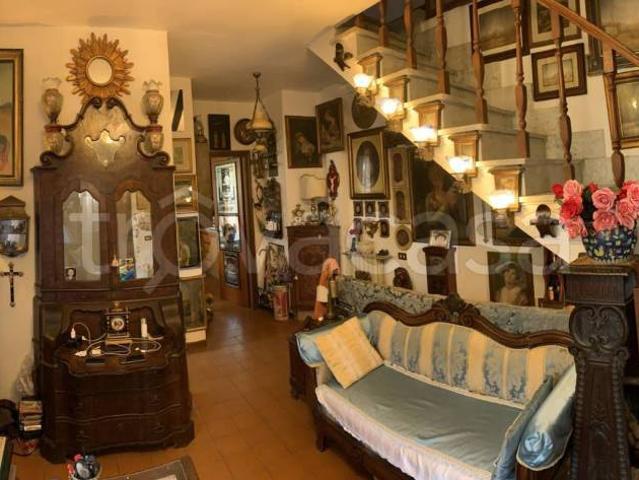 Villa bifamiliare in vendita a Massa via dei Gelsi, Centro città