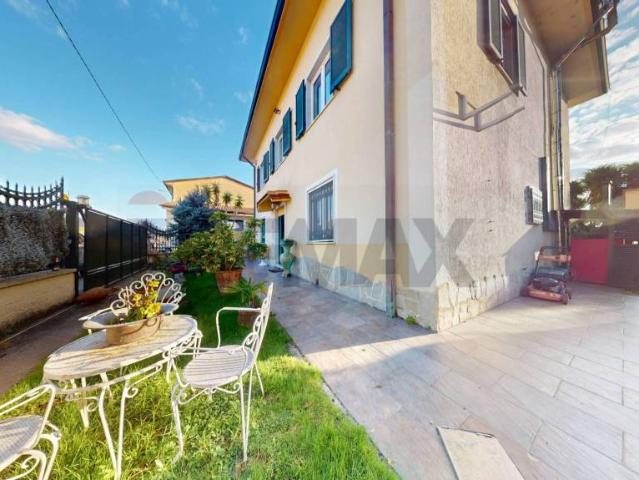 Villa bifamiliare in vendita a Massa via Quercioli, 61, Rinchiostra Quercioli