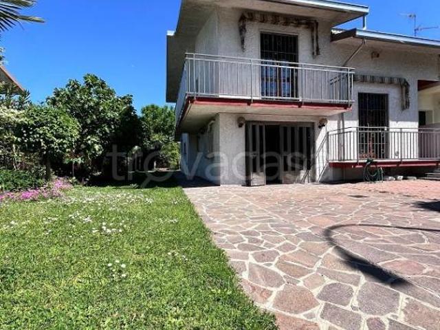Villa bifamiliare in vendita a Massalengo via Monte Cervino, 8, Motta Vigana