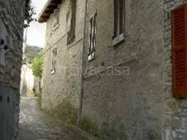 Villa bifamiliare in vendita a Menconico
