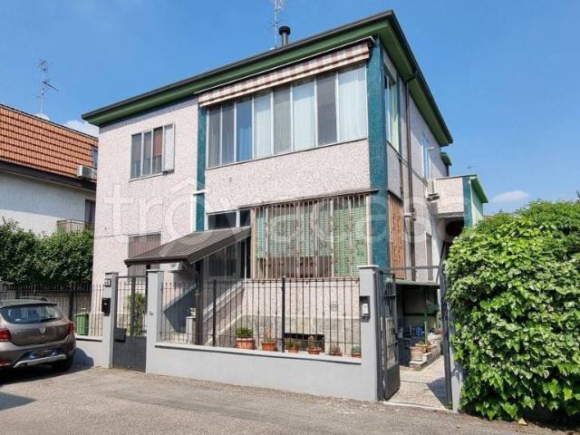 Villa bifamiliare in vendita a Milano via Antonio Jorini, 21, Bovisasca