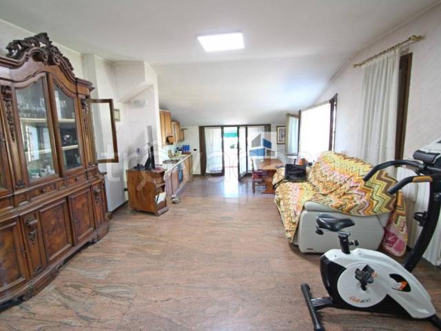 Villa bifamiliare in vendita a Mirano via Lusore, Campocroce