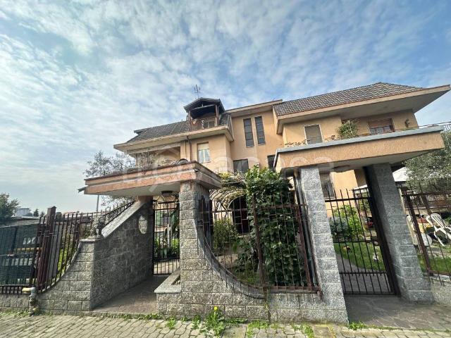 Villa bifamiliare in vendita a Muggiò via Monte Grappa, 13