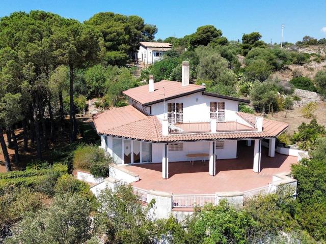 Villa bifamiliare in vendita a Noto
