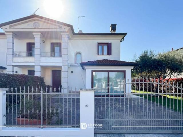 Villa bifamiliare in vendita a Noventa di Piave via San Mauro, 8, Santa Teresina