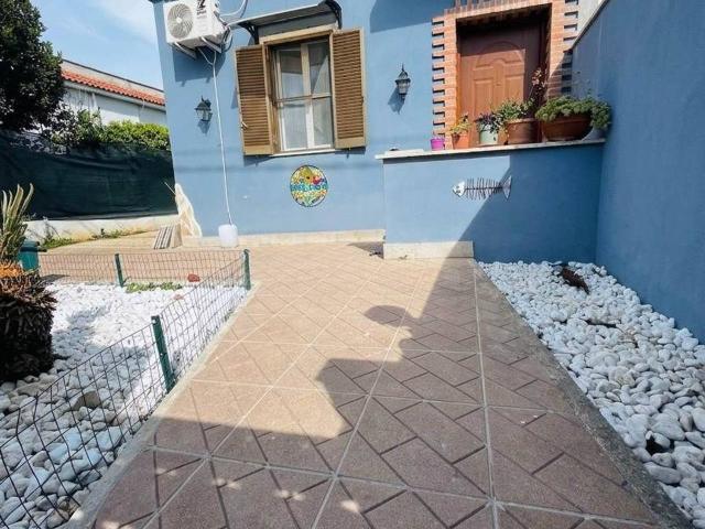 Villa bifamiliare in vendita a Nettuno