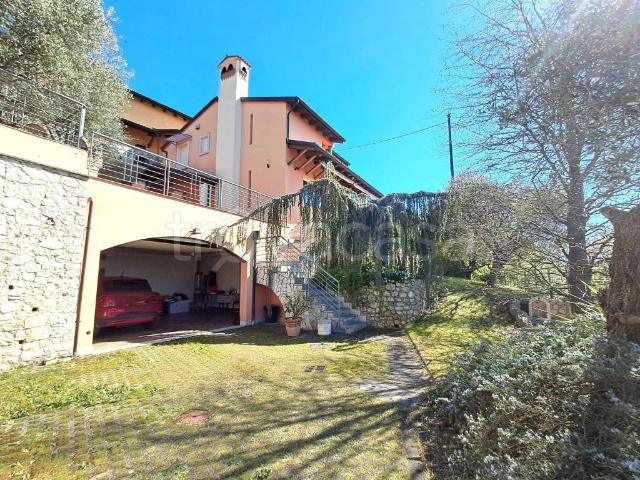 Villa bifamiliare in vendita a Negrar di Valpolicella via Gaetano Donizetti, 7B