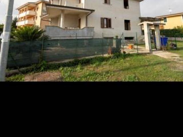 Villa bifamiliare in vendita a Soveria Simeri via Roberto Niederer
