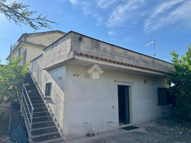 Villa bifamiliare in vendita a Sonnino