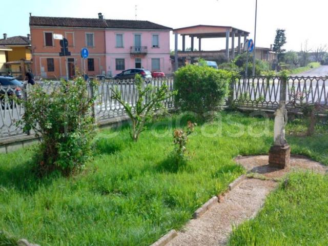 Villa bifamiliare in vendita a Soresina via Dante Alighieri, 23