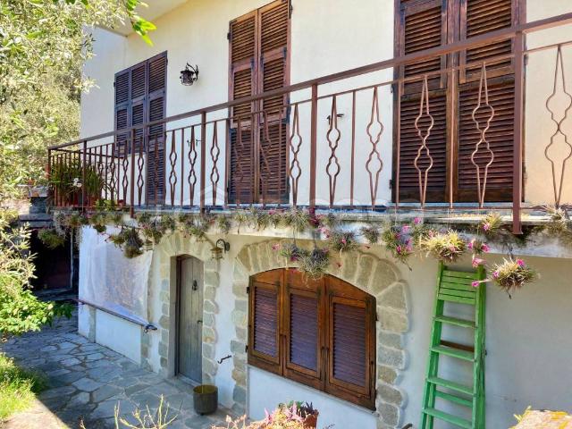 Villa bifamiliare in vendita a Sori