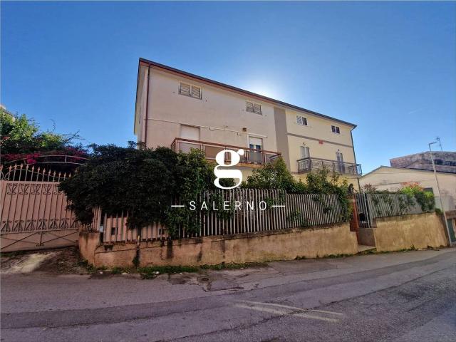 Villa bifamiliare in vendita a Salerno