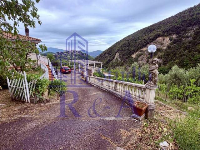 Villa bifamiliare in vendita a Salisano via Santa Lucia, 9