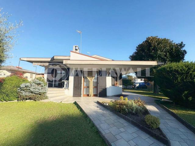Villa bifamiliare in vendita a San Michele Al Tagliamento