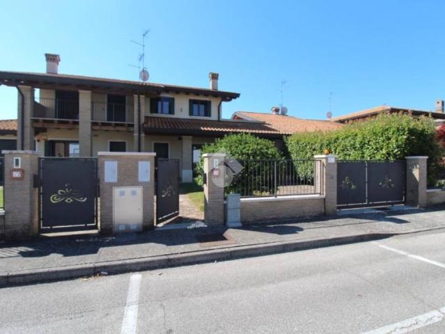 Villa bifamiliare in vendita a San Michele al Tagliamento via dell'Usignolo, 19
