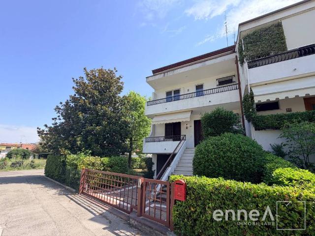 Villa bifamiliare in vendita a San Donà di Piave via della Repubblica, 28