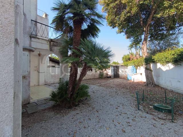 Villa bifamiliare in vendita a San Felice Circeo via Mediana Vecchia