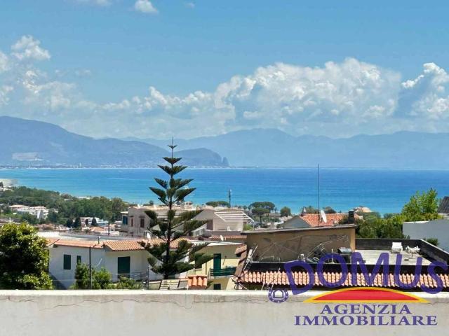 Villa bifamiliare in vendita a San Felice Circeo via Roma, 81