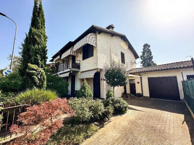 Villa bifamiliare in vendita a San Genesio Ed Uniti