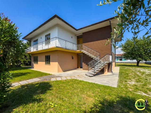 Villa bifamiliare in vendita a San Giovanni al Natisone via Palmarina, 15